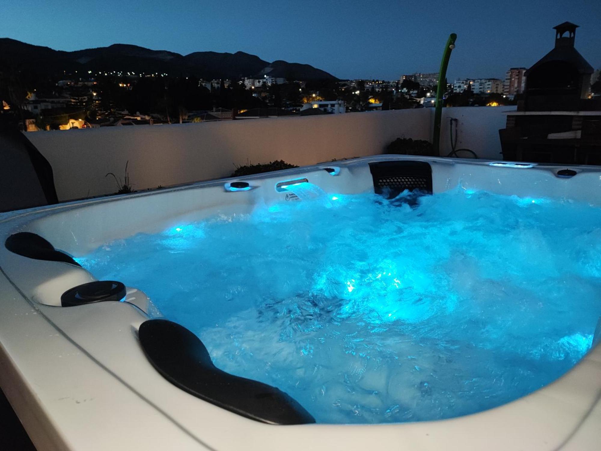 דירות Isla De Benalmadena 1, Jacuzzi, 80M From The Sea, Ac, Bbq, Private Parking, Big Terrace מראה חיצוני תמונה